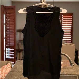 Black decorative neckline, sleeveless blouse!